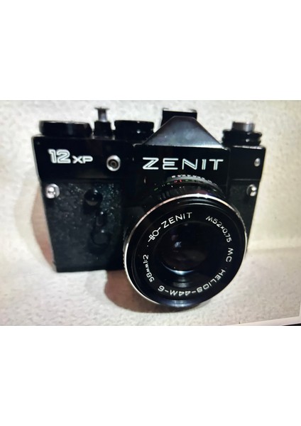 Zenit 12 Xp Filmli Fotoğraf Makinası - Sorunsuz Çalışır Durumda