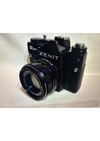 Zenit 12 Xp Filmli Fotoğraf Makinası - Sorunsuz Çalışır Durumda