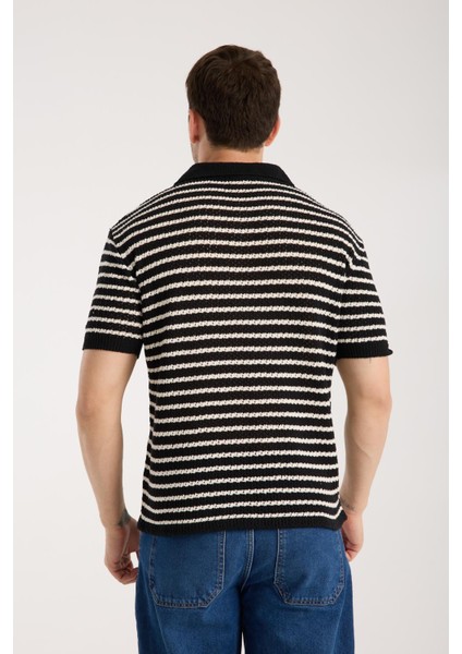 Erkek Polo Yaka Siyah Beyaz Çizgili Kısa Kollu Triko Tişört indirimleri