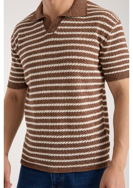 Erkek Polo Yaka Kahverengi Beyaz Çizgili Kısa Kollu Triko Tişört