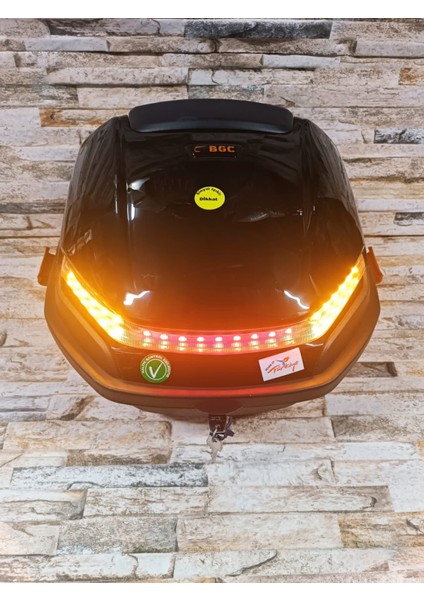 Motosiklet Arka Çanta 33 Lt Siyah Sinyal ve Stop Işıklı