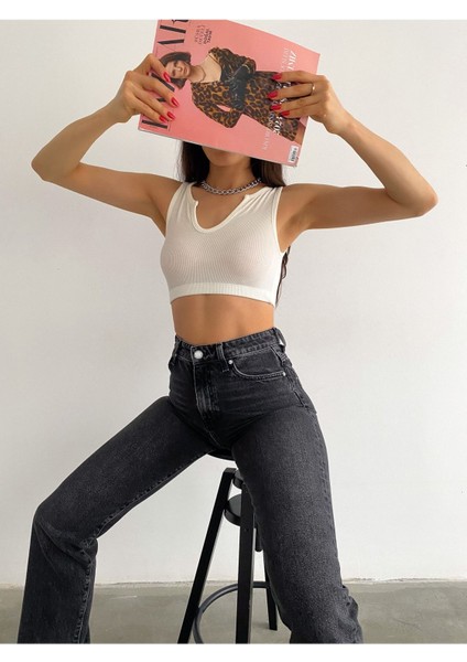 Kadın Ekru V Yaka Kalın Askılı Yaka Detaylı Altı Lastikli Kaşkorse Crop Bluz BLZ8832 fırsatları