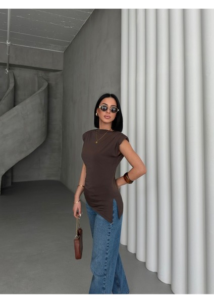 Kadın Kayık Yaka Asimetrik Kesim Yırtmaç Detay Vatkalı Kolsuz Şık Bluz MNN4432 indirimleri