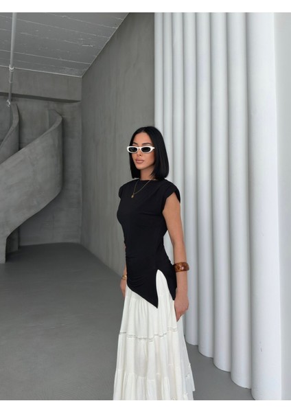 Kadın Kayık Yaka Asimetrik Kesim Yırtmaç Detay Vatkalı Kolsuz Şık Bluz MNN4432 modelleri