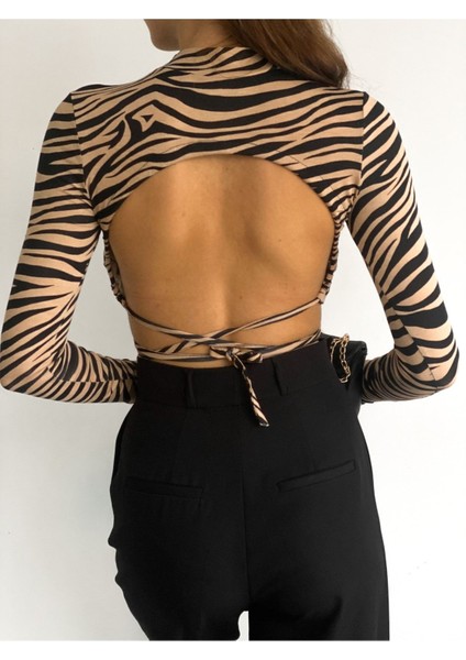 Kadın Camel Siyah Sırt Dekolteli Yarım Balıkçı Yaka Crop Bluz BLZ1031