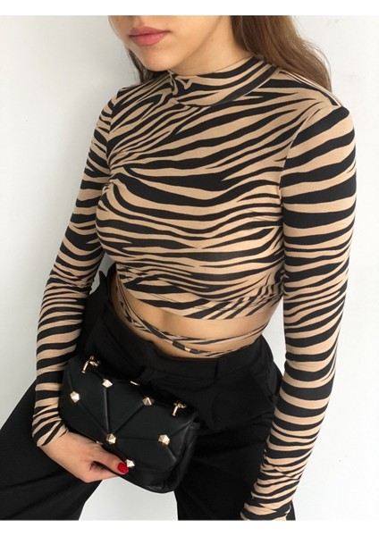 Kadın Camel Siyah Sırt Dekolteli Yarım Balıkçı Yaka Crop Bluz BLZ1031 modelleri