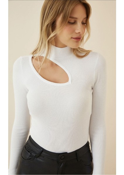 Kadın Dekolteli Cut Out Detaylı Fitilli Kaşkorse Örme Bluz BLZ00065 modelleri