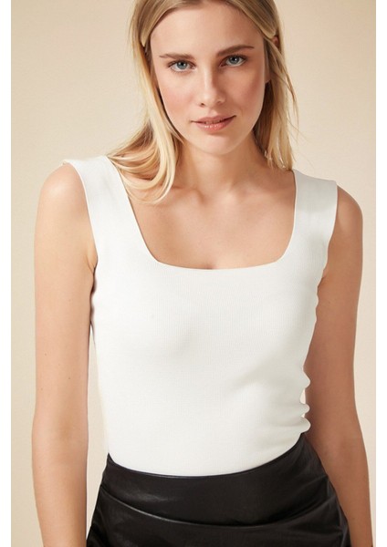 Kadın Beyaz Kare Yaka Triko Crop Bluz BLZ1018