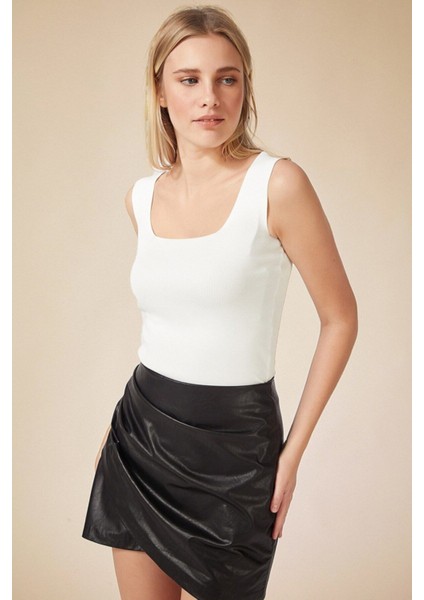 Kadın Beyaz Kare Yaka Triko Crop Bluz BLZ1018 fiyatları