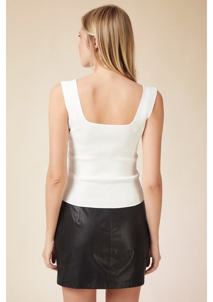 Kadın Beyaz Kare Yaka Triko Crop Bluz BLZ1018 modelleri