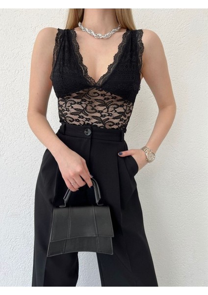 Kadın Siyah V Yaka Dantel Büstiyer Bralet Bluz BLZ5500