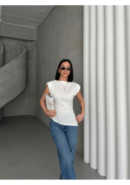 Kadın Kayık Yaka Asimetrik Kesim Yırtmaç Detay Vatkalı Kolsuz Şık Bluz MNN4432