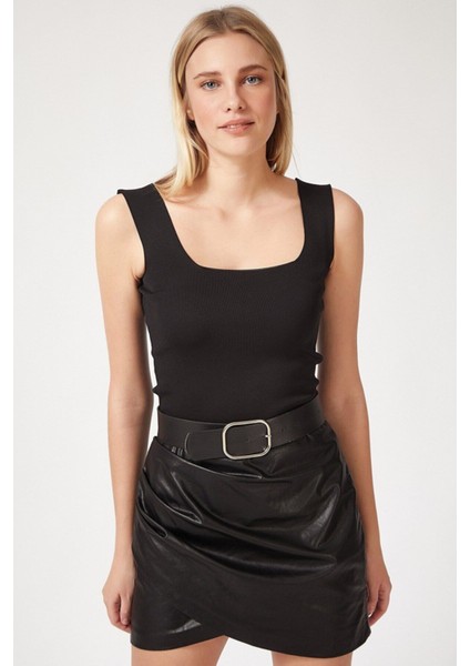 Kadın Siyah Kare Yaka Triko Crop Bluz fiyatları