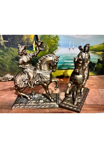Metalden Avrupa Kitap Tutacağı