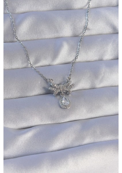 Bfs 316L Çelik Zincirli Gümüş Renk Zirkon Taşlı Damla Detay Fiyonk Model Kolye