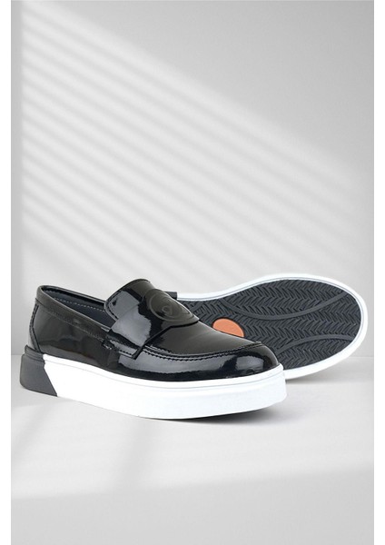 Siyah Rugan Klasik Çocuk Ayakkabı Erkekler İçin Suni Deri Tabanlı Günlük Kullanım