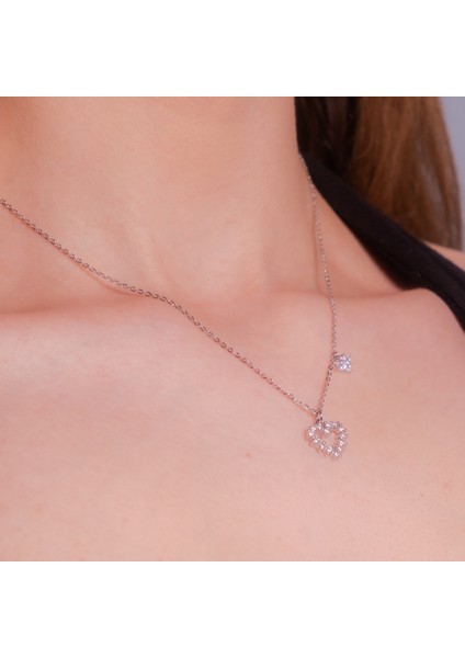 Küçük Kalp Charmlı Taşlı Kalp Zincir Kolye - 925 Ayar Gümüş fiyatları
