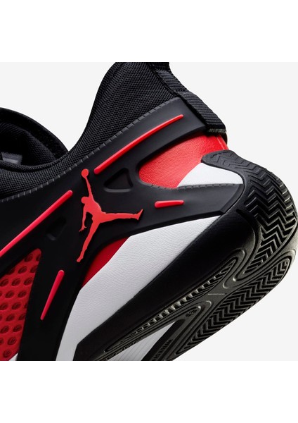 Jordan Heir Suits Up In A Classic “bred” Outfit indirimleri