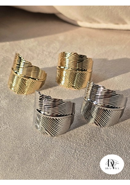 - Leaf Loop Kadın Küpe fırsatları