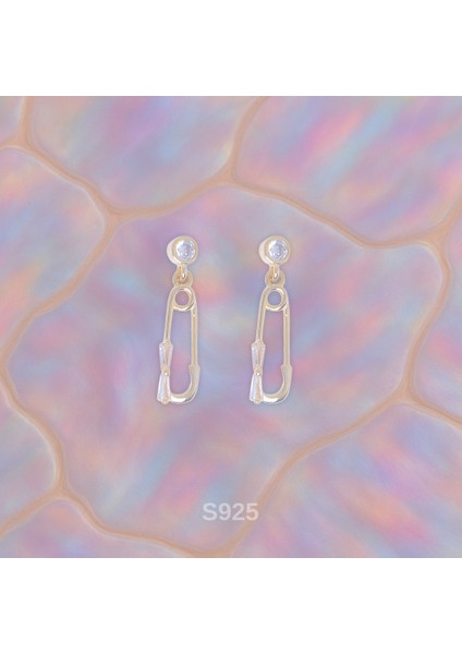 14K Altın Kaplama Çengelli Küpe – Zirkon Taşlı – 925 Ayar Gümüş – Modern & Cesur