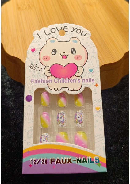 Lüks Figürlü Çocuk Takma Tırnak