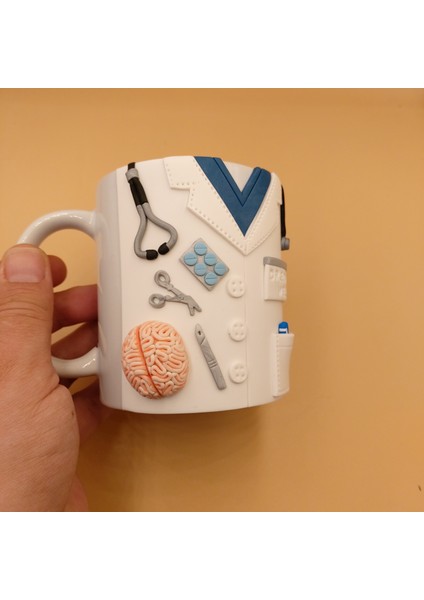 Doktor Hediyesi El Yapımı Kupa 3D Kabartma Kişiye Özel Doktor Kupası