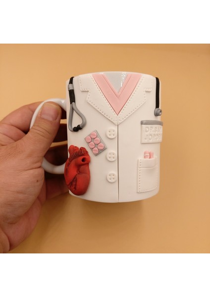 Doktor Hediyesi El Yapımı Kupa 3D Kabartma Kişiye Özel Doktor Kupası