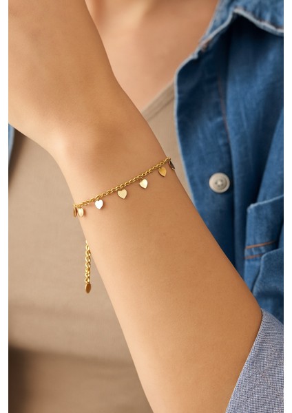 Kadın Altın Renk Kalpli Zincir Bileklik Şık ve Zarif Tasarım Günlük ve Özel Gün Kullanımı modelleri