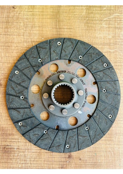 Massey Ferguson 135-240-285 Kasnak Dıskı 10 /ınce Freze /806458 Valeo modelleri