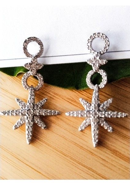 Gümüş Renk Metalik Figürlü Sallantılı Küpe fiyatları