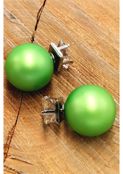 Yeşil Renkli Parlak Taşlı Küpe