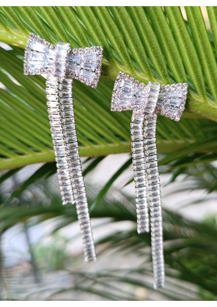 Gümüş Renk Zirkon Taşlı Lüks Abiye Küpe