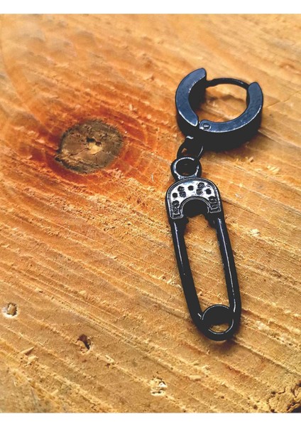 Siyah Renk Çelik Çatal Iğne Figürlü Küpe