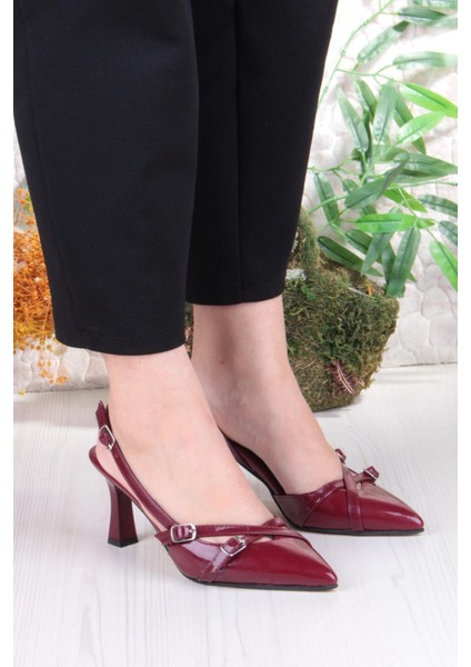 3669 Uraz Rugan Toka Detaylı Arkası Açık Önü Kapalı Topuklu Kadın Ayakkabı modelleri
