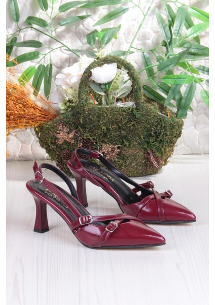 3669 Uraz Rugan Toka Detaylı Arkası Açık Önü Kapalı Topuklu Kadın Ayakkabı indirimleri