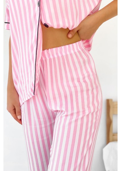 Kadın Pamuklu Viskon Pembe Pijama Takım Düğmeli Biye ve Cep Detaylı Baskılı Ikili Takım modelleri