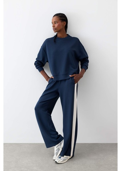 fit Oversize Geniş Kalıp Bisiklet Yaka Modal Sporcu SWEATSHIRT E8954AX25AU fiyatları