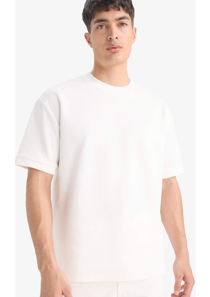 Oversize Geniş Kalıp Bisiklet Yaka Ağır Kumaş Basic Düz Kısa Kollu Beyaz Tişört B6494AX25AU