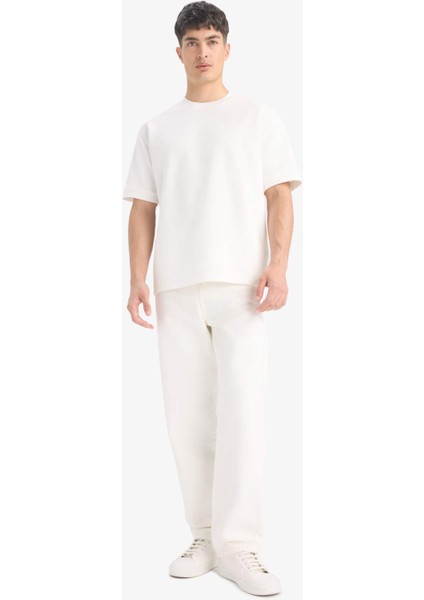 Oversize Geniş Kalıp Bisiklet Yaka Ağır Kumaş Basic Düz Kısa Kollu Beyaz Tişört B6494AX25AU fiyatları