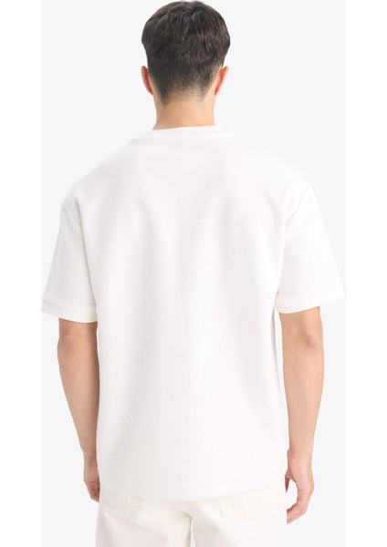 Oversize Geniş Kalıp Bisiklet Yaka Ağır Kumaş Basic Düz Kısa Kollu Beyaz Tişört B6494AX25AU