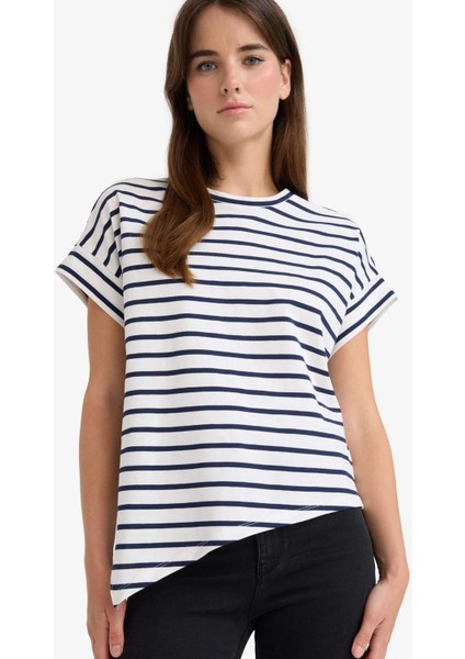 Asimetrik Bisiklet Yaka Çizgili Kısa Kollu Tişört F8175AX25AU