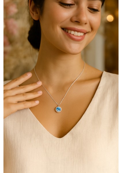 Aquamarin Taşlı Pırlanta Montür Kadın Gümüş Kolye