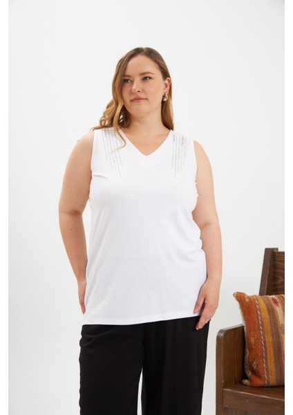 Taş Detaylı Büyük Beden Kolsuz Bluz Ekru