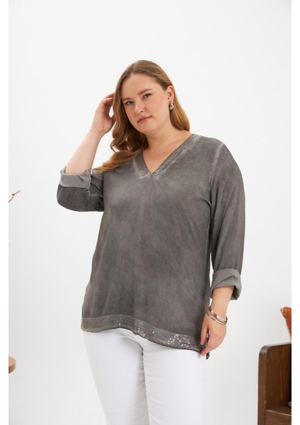 Büyük Beden Pul Payet Detay Bluz Füme fiyatları
