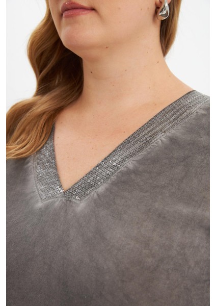 Büyük Beden Pul Payet Detay Bluz Füme modelleri