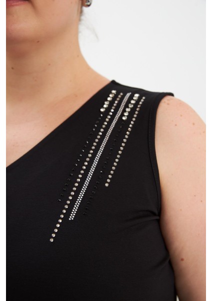 Taş Detaylı Büyük Beden Kolsuz Bluz Siyah modelleri