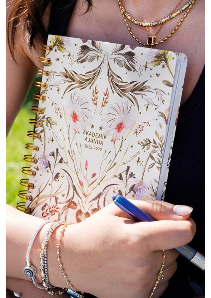 2025-2026 Akademik Ajanda A5- Motivasyon Sayfalı Wild Harmony