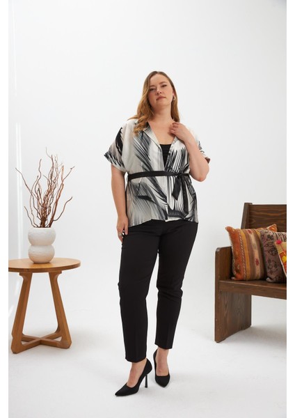 Kontrast Desenli Kuşaklı Büyük Beden Kimono Bluz Siyah indirimleri