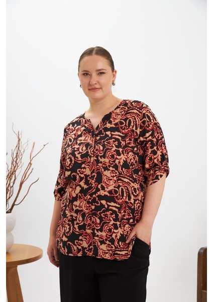Çiçek Desenli Büyük Beden Bluz Siyah fiyatları