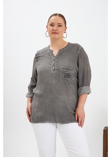 Arma Detaylı Büyük Beden Yıkamalı Bluz Füme